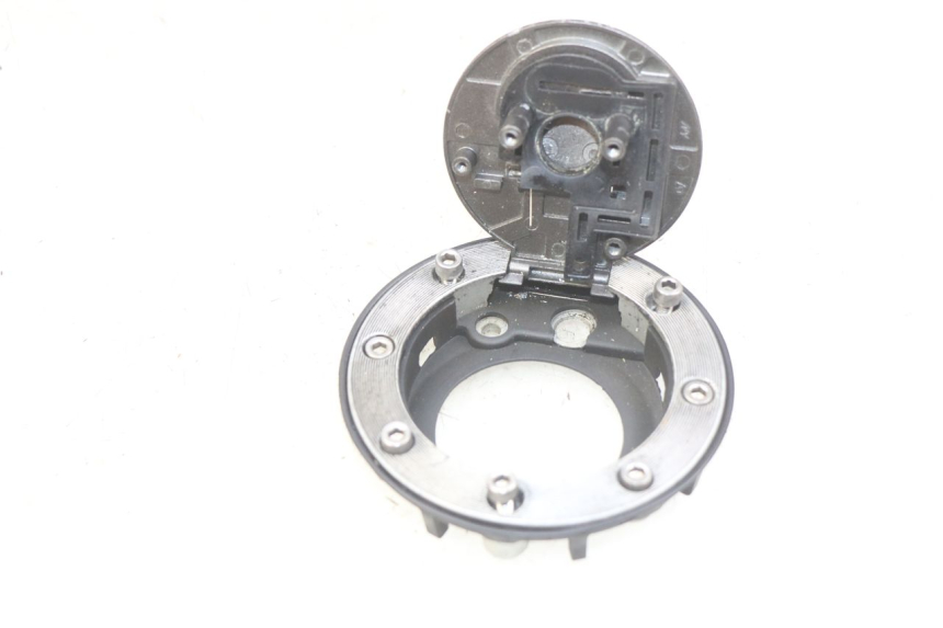 photo de BRANDSTOFFENDEKSEL TANK SYM WOLF SB 125 (2011 - 2018) - Zoom op gebruiksstaat