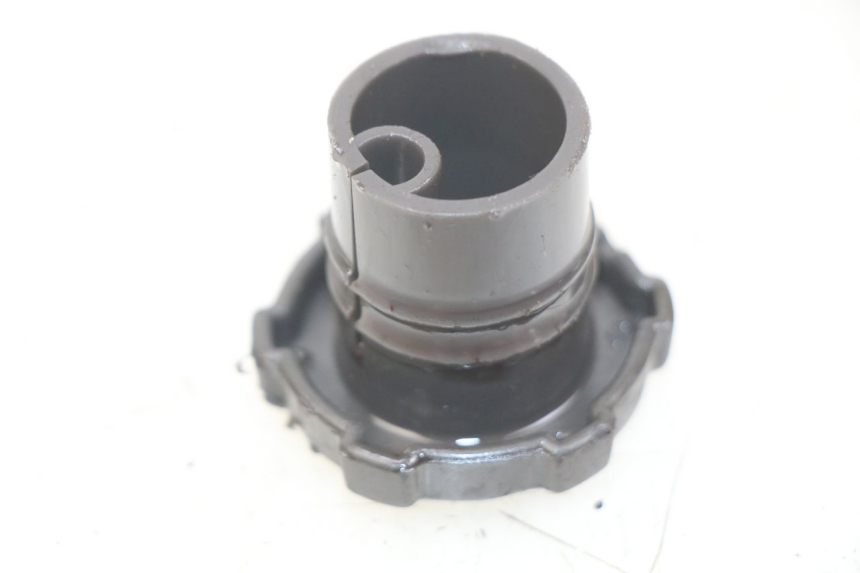 photo de OLIEVULKAP PIAGGIO VESPA PRIMAVERA 2T 50 (2013 - 2018) - Zoom op gebruiksstaat