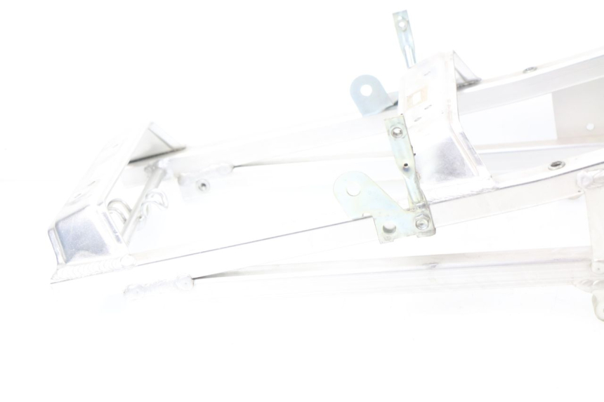 photo de ACHTERFRAME LUS HONDA CBR 919 RR FIREBLADE 900 (1998 - 1999) - Technische close-up