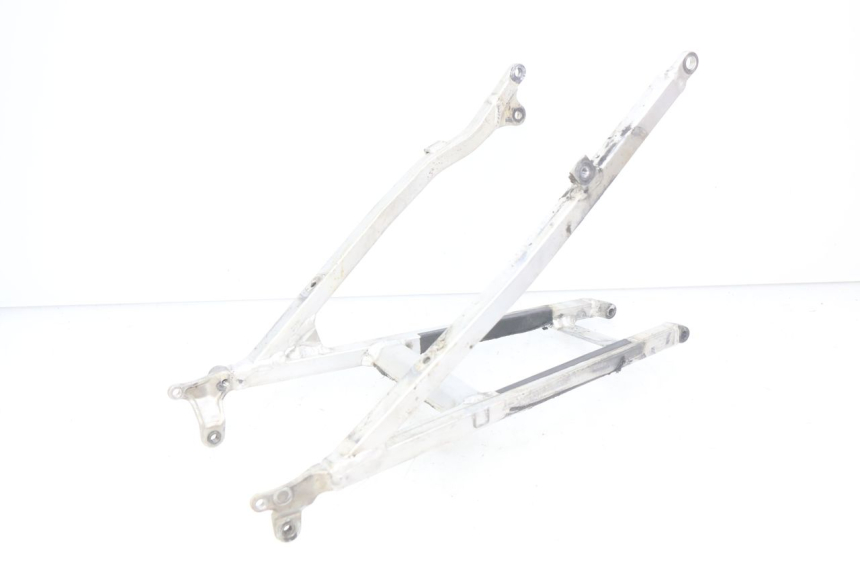 photo de ACHTERSTE FRAMEBOOG HONDA CRF CR-F 450 (2005 - 2008) - Detail van het onderdeel