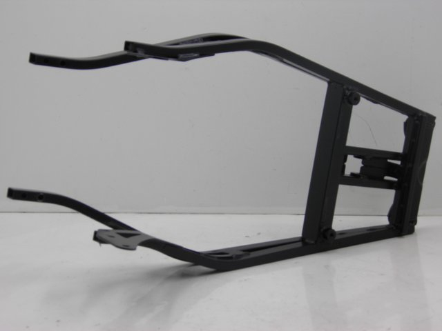photo de ACHTERFRAME BEUGEL DERBI GP MAX 250 (2006 - 2008) - Detail van het onderdeel