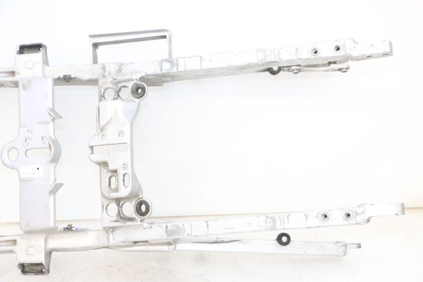 photo de ACHTERFRAME BEUGEL YAMAHA FJR ABS 1300 (2006 - 2012) - Kenmerkende details