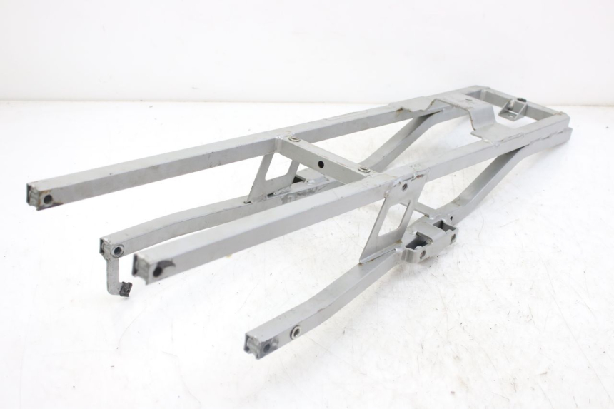 photo de ACHTERFRAME BEUGEL DERBI GPR 50 (2004 - 2009) - Hoofdaanzicht