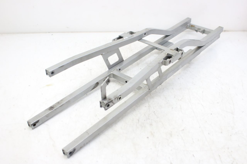 photo de ACHTERFRAME BEUGEL DERBI GPR 50 (2004 - 2009) - Bevestigingspunten