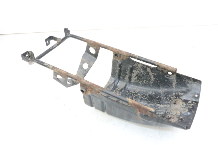 photo de ACHTERFRAME BEUGEL SUZUKI GZ MARAUDER 125 (1998 - 2004) - Detail van het onderdeel