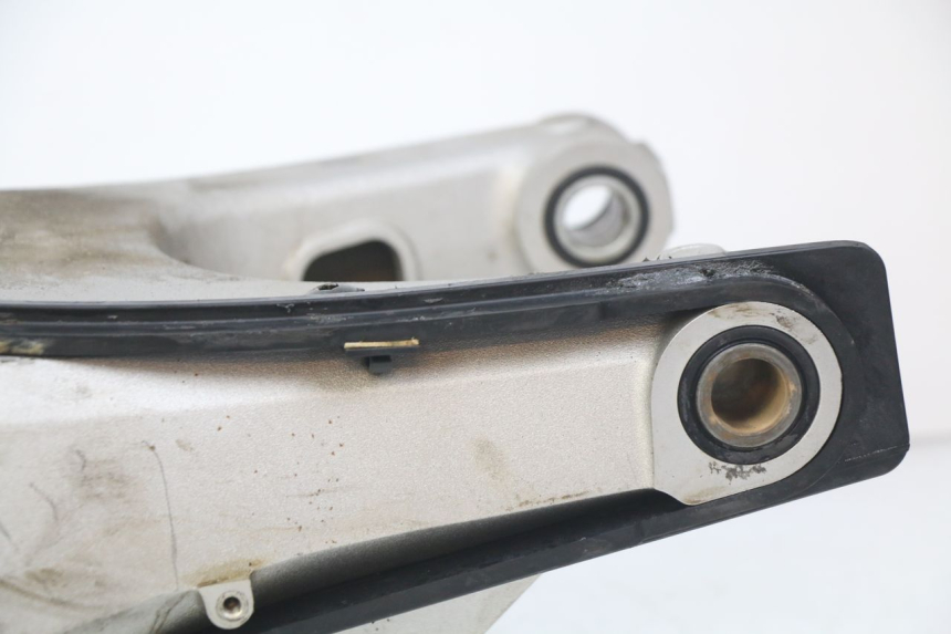 photo de SCHOMMELARM HONDA CB R 1000 (2018 - 2023) - Zoom op componenten