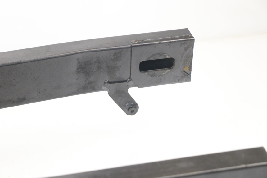 photo de SCHOMMELARM HONDA CBF 500 (2004 - 2007) - Kenmerkende details