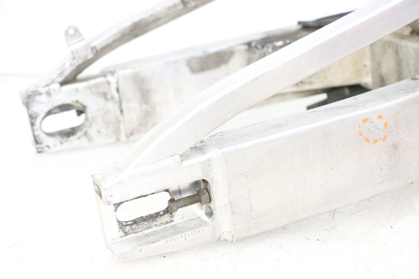 photo de SCHOMMELARM HONDA CBR RR FIREBLADE 900 (1992 - 1994) - Kenmerkende details