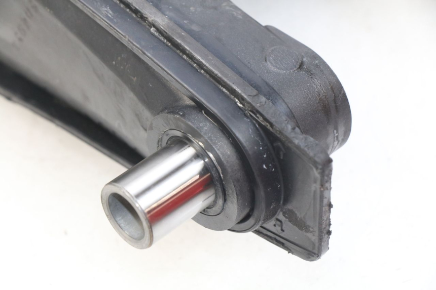 photo de SCHOMMELARM HONDA CBRF CBR-F PC41 600 (2011 - 2013) - Detail van het onderdeel