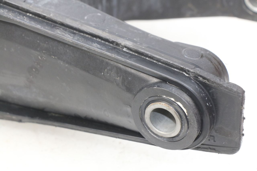 photo de SCHOMMELARM HONDA CBRF CBR-F PC41 600 (2011 - 2013) - Zoom op gebruiksstaat