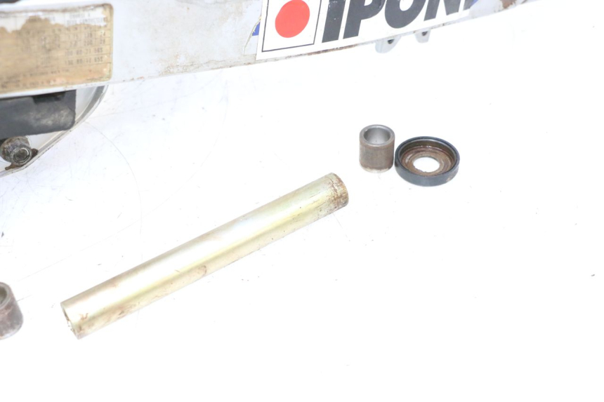 photo de SCHOMMELARM SUZUKI DR S 600 (1985 - 1989) - Detail van het onderdeel