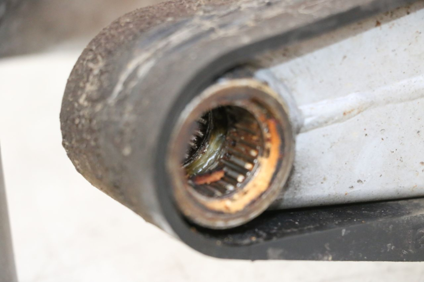 photo de SCHOMMELARM APRILIA ETX 125 (1998 - 2002) - Bevestigingspunten