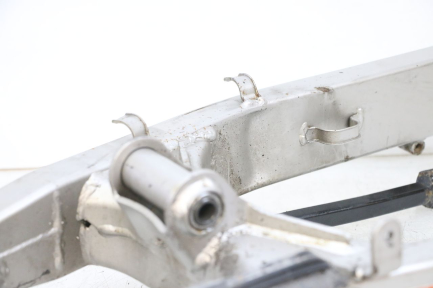 photo de SCHOMMELARM SUZUKI GSF N BANDIT 600 (1996 - 1999) - Kenmerkende details