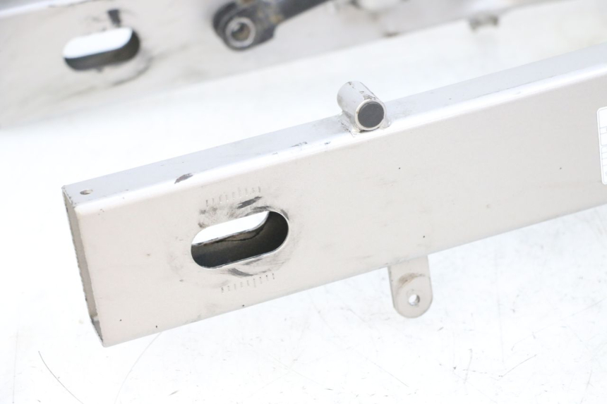 photo de SCHOMMELARM SUZUKI GSF N BANDIT 600 (1996 - 1999) - Focus op structuur