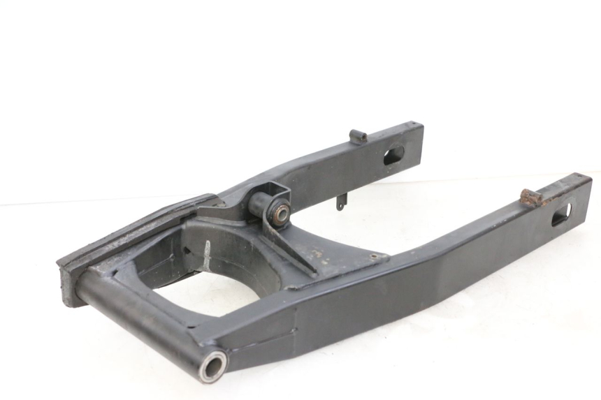 photo de SCHOMMELARM SUZUKI GSR 750 (2011 - 2017) - Hoofdaanzicht