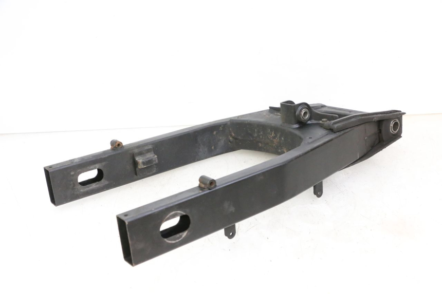 photo de SCHOMMELARM SUZUKI GSR 750 (2011 - 2017) - Kenmerkende details