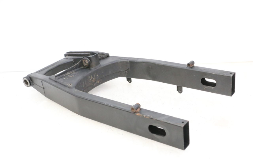 photo de SCHOMMELARM SUZUKI GSR 750 (2011 - 2017) - Zoom op componenten