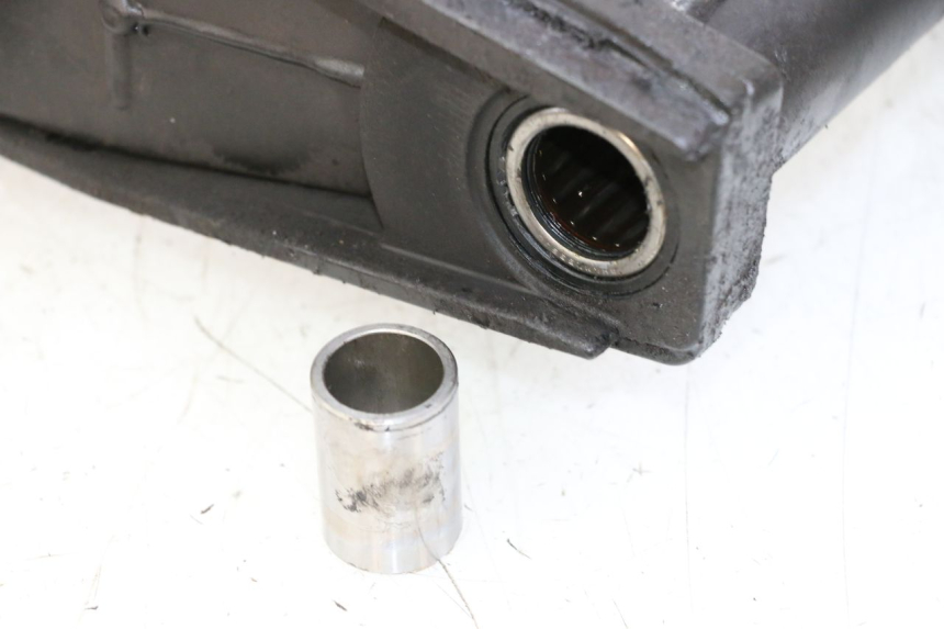 photo de SCHOMMELARM SUZUKI GSR 750 (2011 - 2017) - Zoom op gebruiksstaat