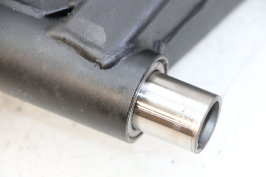 photo de SCHOMMELARM SUZUKI GSR 750 (2011 - 2017) - Overzicht