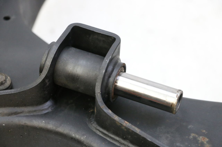 photo de SCHOMMELARM SUZUKI GSR 750 (2011 - 2017) - Staat van het oppervlak