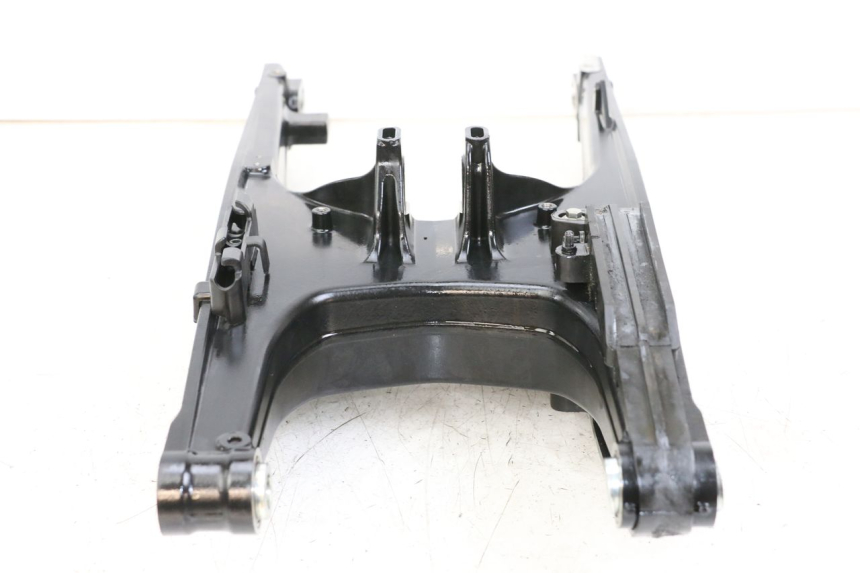 photo de SCHOMMELARM HUSQVARNA SVARTPILEN 401 (2018 - 2023) - Kenmerkende details