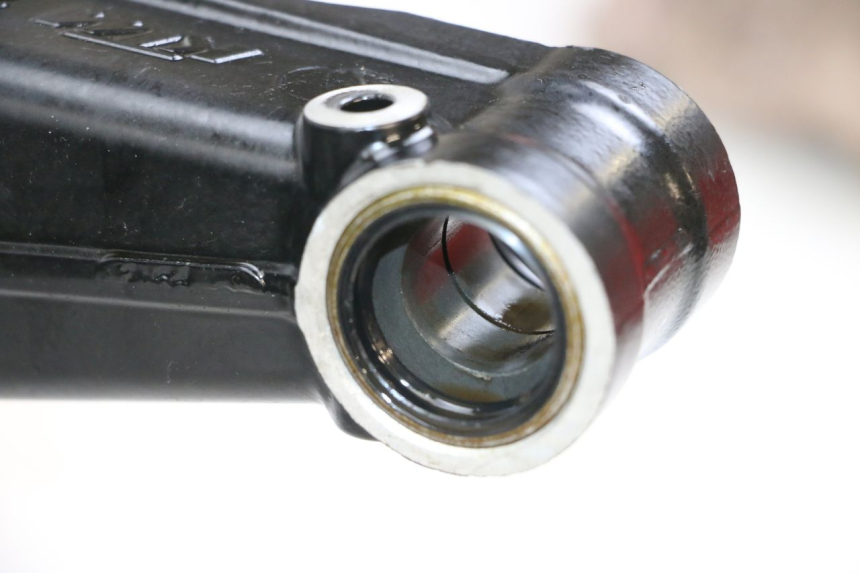 photo de SCHOMMELARM HUSQVARNA SVARTPILEN 401 (2018 - 2023) - Andere kijkhoek