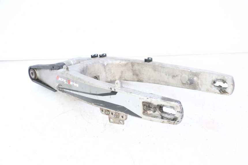 photo de SCHOMMELARM RIEJU MRT 50 (2018 - 2021) - Kenmerkende details