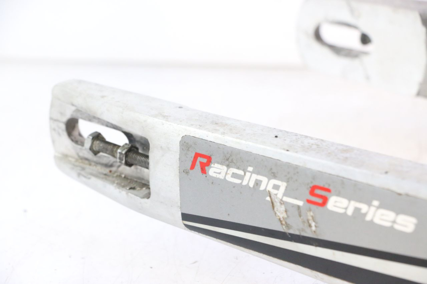 photo de SCHOMMELARM RIEJU MRT PRO SUPERMOTARD 50 (2007 - 2018) - Detail van het onderdeel