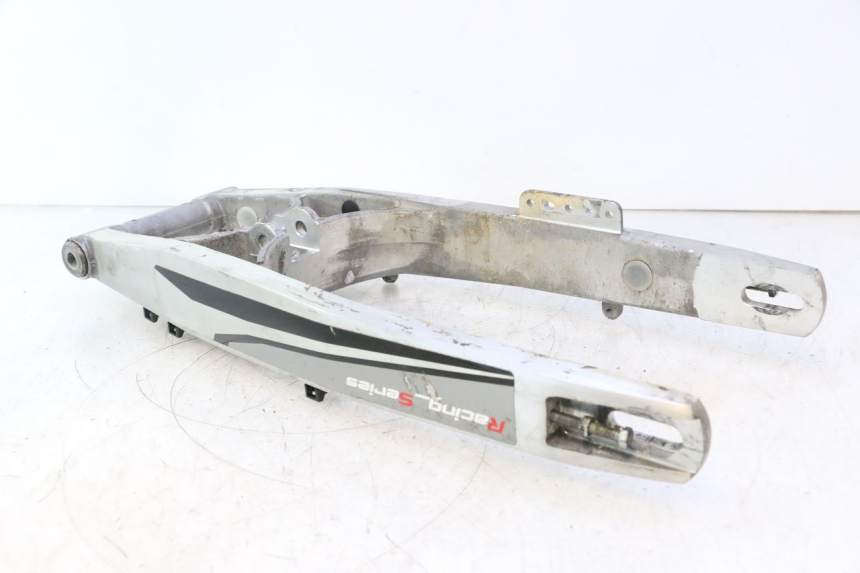 photo de SCHOMMELARM RIEJU MRT PRO SUPERMOTARD 50 (2007 - 2018) - Kenmerkende details