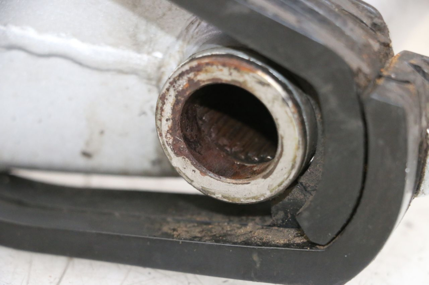 photo de SCHOMMELARM HONDA NSR R 125 (1994 - 2003) - Focus op structuur