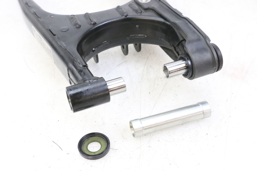 photo de SCHOMMELARM ROYAL ENFIELD SCRAM 411 (2022 - 2024) - Andere kijkhoek