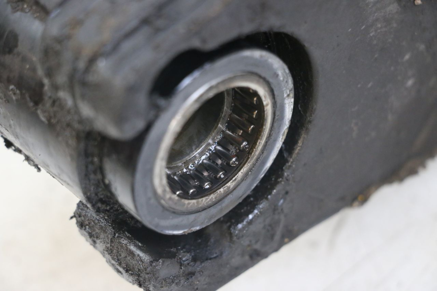 photo de SCHOMMELARM TRIUMPH SPEED TRIPLE T301 900 (1994 - 1996) - Detail van het onderdeel