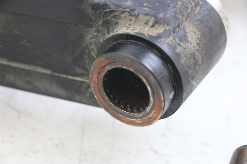 photo de SCHOMMELARM TRIUMPH SPEED TRIPLE T301 900 (1994 - 1996) - Zoom op gebruiksstaat