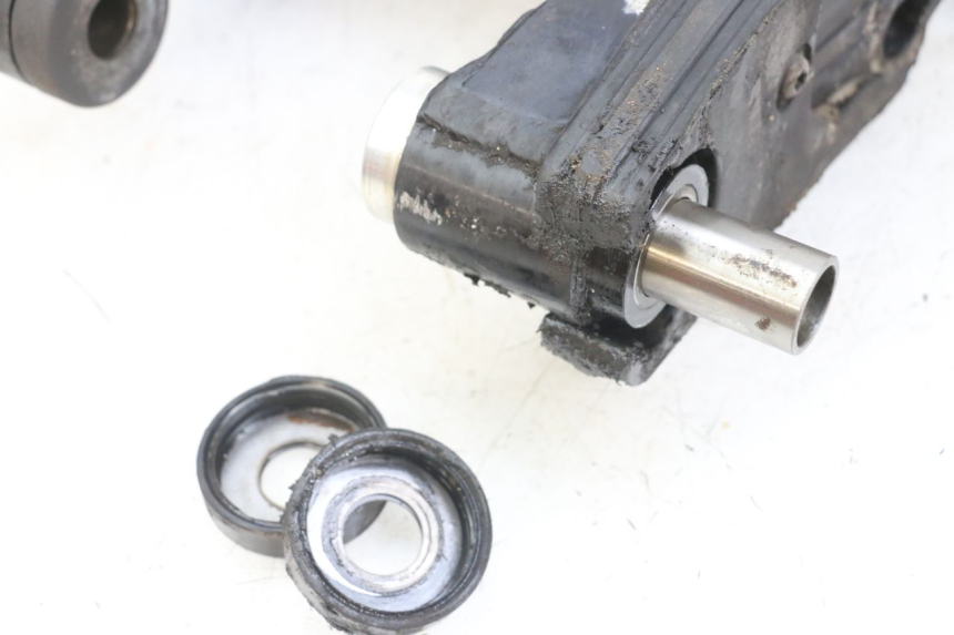 photo de SCHOMMELARM TRIUMPH SPEED TRIPLE T301 900 (1994 - 1996) - Bevestigingspunten