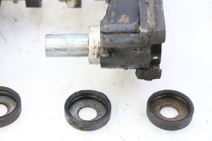 photo de SCHOMMELARM TRIUMPH SPRINT 900 (1995 - 1998) - Bevestigingspunten