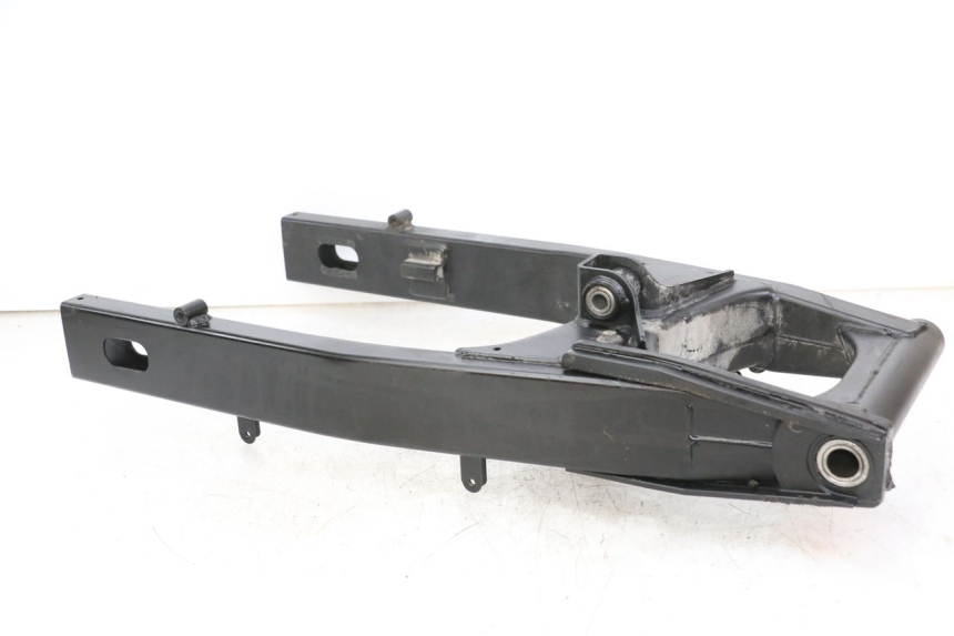 photo de SCHOMMELARM SUZUKI GSR 750 (2011 - 2017) - Hoofdaanzicht