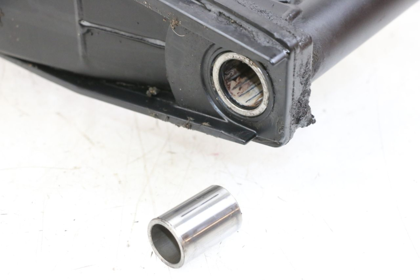 photo de SCHOMMELARM SUZUKI GSR 750 (2011 - 2017) - Zoom op gebruiksstaat