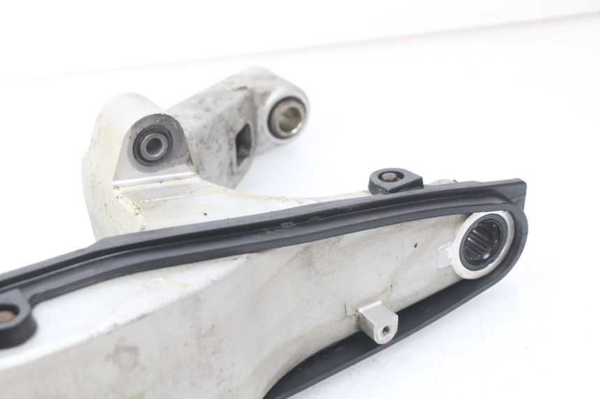 photo de SCHOMMELARM HONDA VFR FI RC46 800 (1998 - 2001) - Zoom op componenten