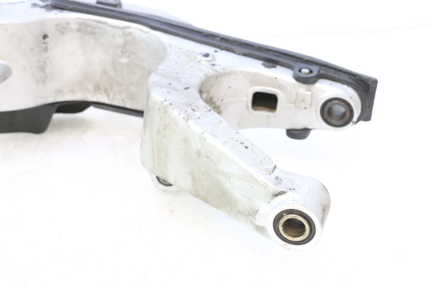 photo de SCHOMMELARM HONDA VFR FI RC46 800 (1998 - 2001) - Focus op structuur