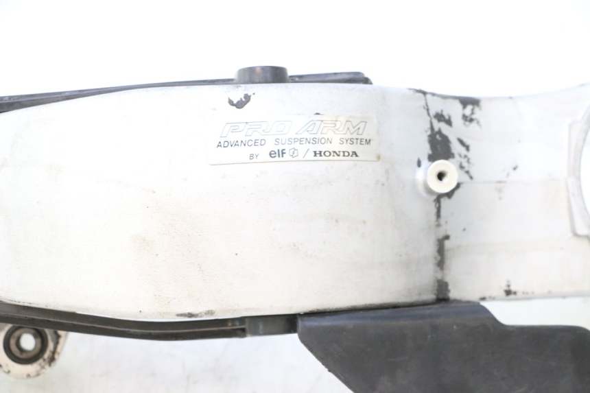 photo de SCHOMMELARM HONDA VFR FI RC46 800 (1998 - 2001) - Hoofdaanzicht