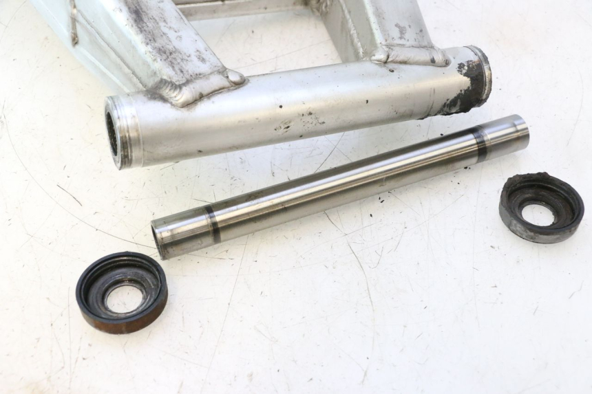 photo de SCHOMMELARM YAMAHA XJR 1300 (1998 - 2002) - Focus op structuur