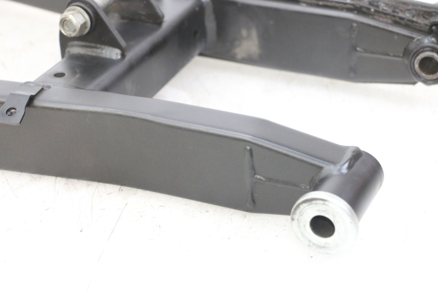 photo de SCHOMMELARM YAMAHA XJ6 ABS 600 (2008 - 2016) - Bevestigingspunten