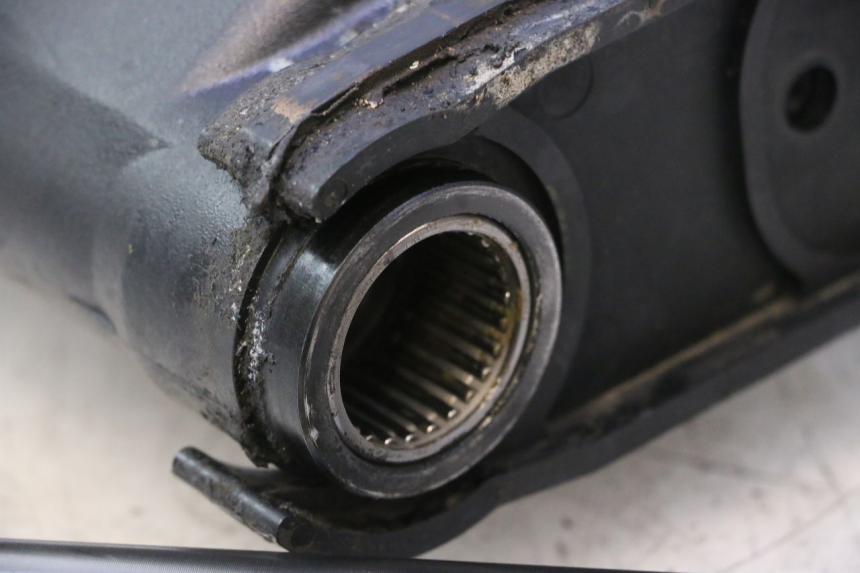 photo de SCHOMMELARM YAMAHA YZF R6 600 (2008 - 2009) - Focus op structuur