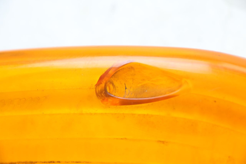 photo de Achterste linker knipperlichtkapje HONDA NES AROBASE 125 (2000 - 2003) - Zoom op gebruiksstaat