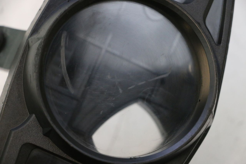 photo de TELAAR METER SUZUKI GSR 600 (2005 - 2012) - Zoom op gebruiksstaat