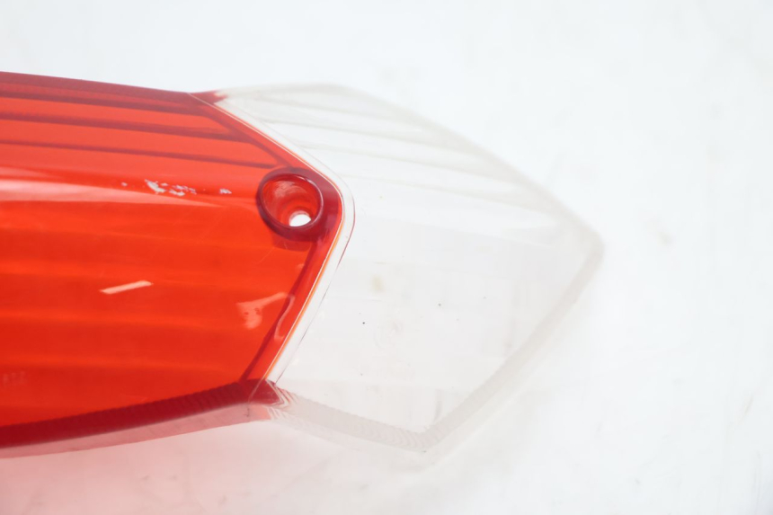 photo de ACHTERLICHTGLAS PEUGEOT KISBEE 4T 50 (2010 - 2017) - Bevestigingspunten