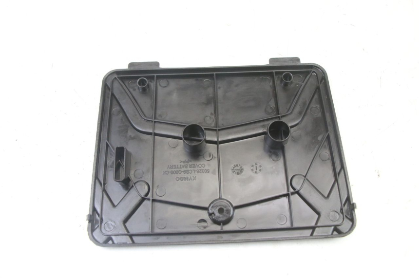 photo de BATTERIJAFDEKKING KYMCO AGILITY 4T 50 (2005 - 2018) - Andere kijkhoek