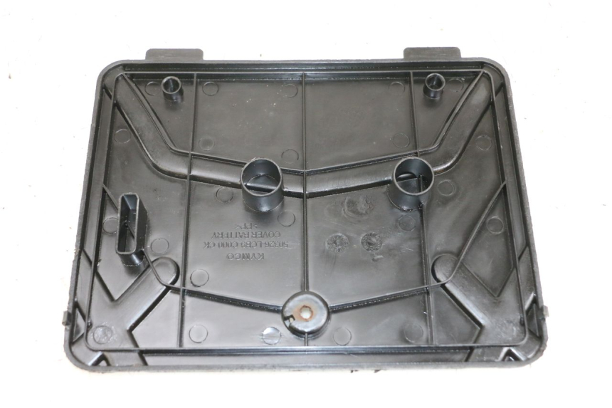 photo de BATTERIJAFDEKKING KYMCO AGILITY PREMIUM 50 (2007 - 2010) - Detail van het onderdeel