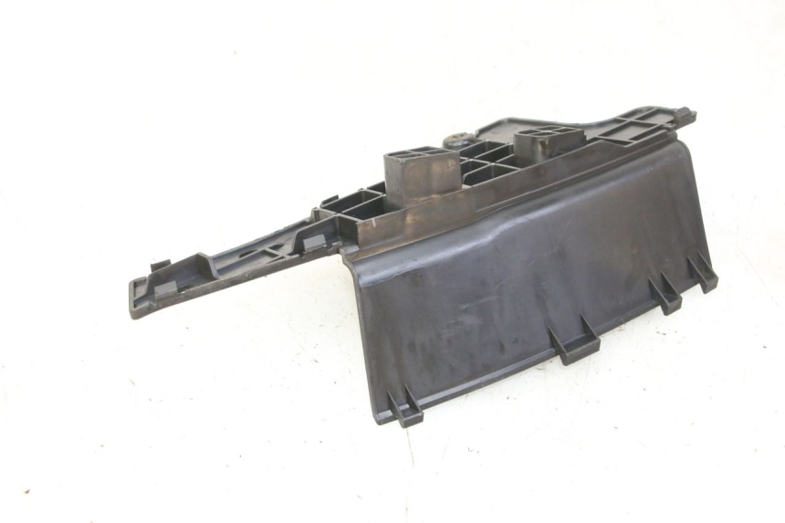 photo de ACCUAFDEKKING SUZUKI BURGMAN 125 (2007 - 2014) - Detail van het onderdeel