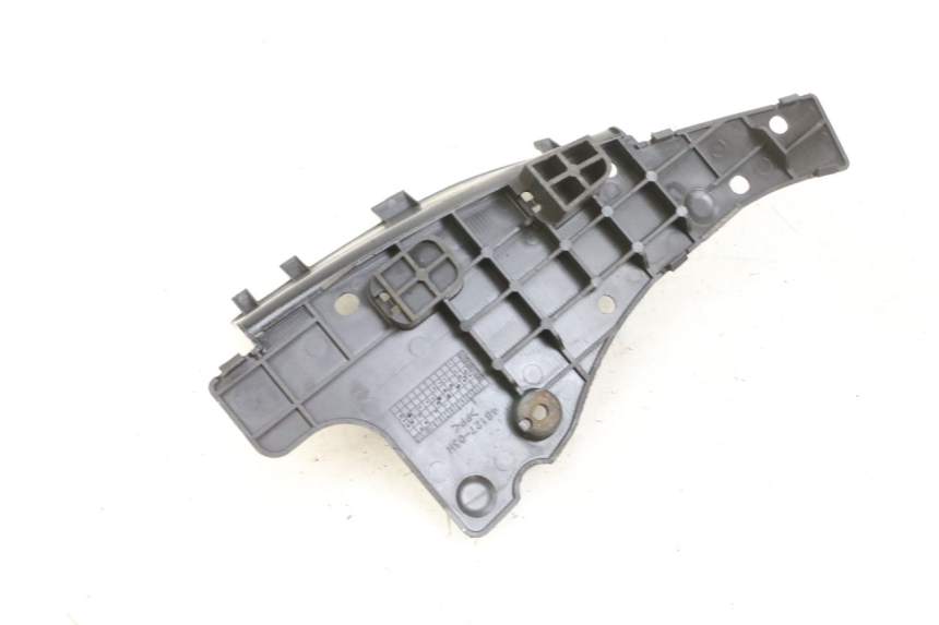 photo de ACCUAFDEKKING SUZUKI BURGMAN 125 (2007 - 2014) - Detail van het onderdeel